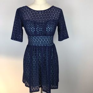 B. Darlin Short Sleeve Lace Overlay Dress Size 3/4